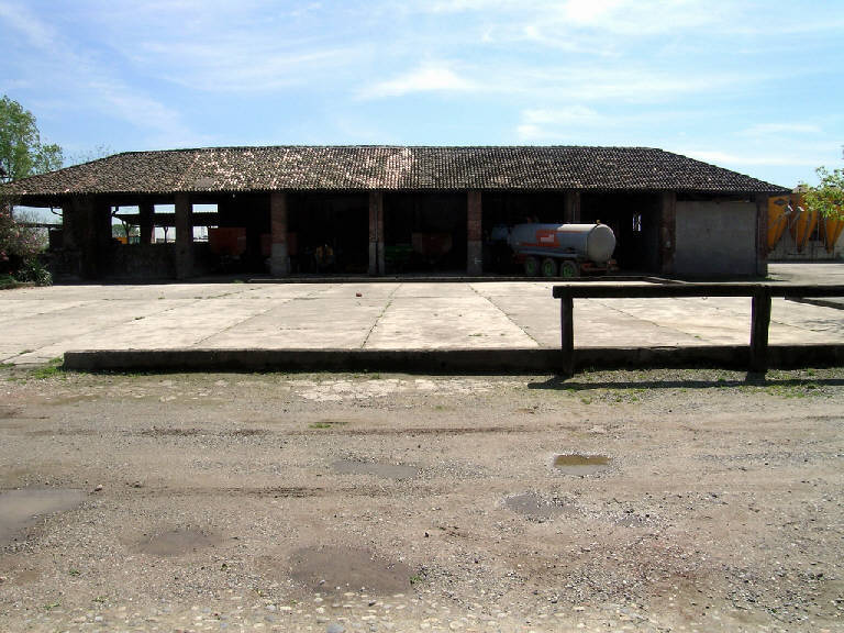 Stallone con portico della Cascina Misericordia (stalla) - Bellinzago Lombardo (MI) 