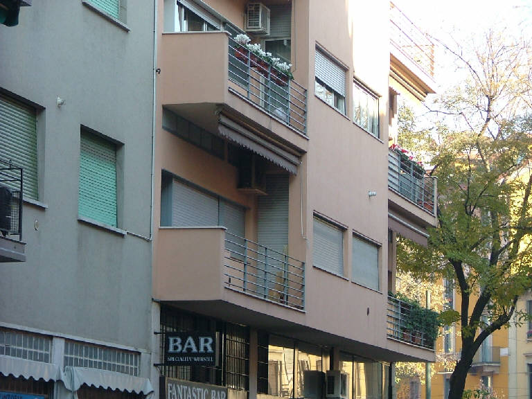 Casa Lavezzari (edificio a blocco) - Milano (MI) 