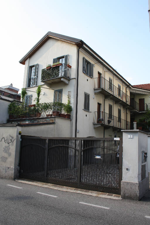 Casa Via Porta Lodi 3 (edificio in linea) - Monza (MB) 