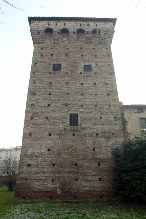 Torre nord-est del Castello Visconteo (torre) - Romano di Lombardia (BG) 
