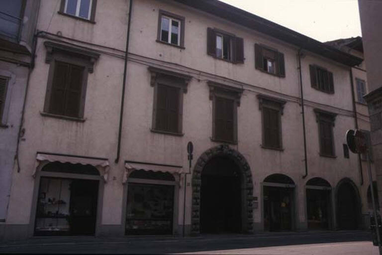 Palazzo Muttoni Mosca Pesenti (palazzo) - Alzano Lombardo (BG) 