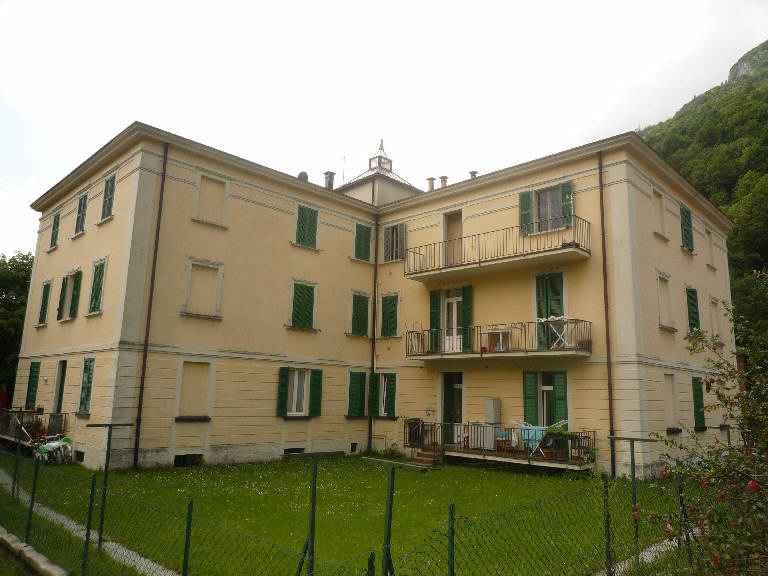 Casa operaia Via Principe Umberto 17 (palazzina) - Villa d'Ogna (BG) 