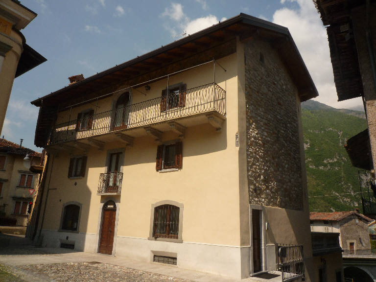 Centro Parrocchiale di Ogna (casa parrocchiale) - Villa d'Ogna (BG) 