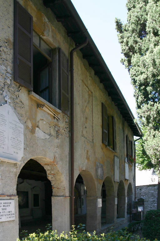 Cimitero della Chiesa di S. Giovanni Battista (cimitero) - Torno (CO) 