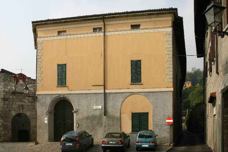 Casa Rivolta (palazzo) - Erba (CO) 