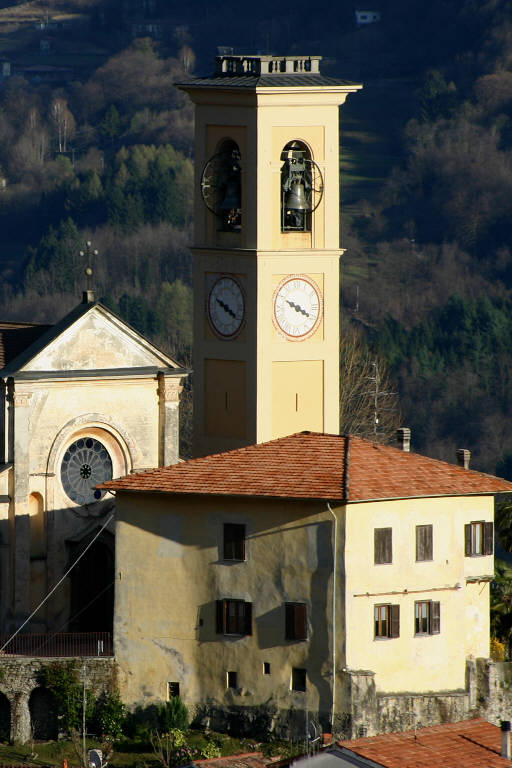 Campanile della Chiesa dei SS. Materno e Martino (campanile) - Corrido (CO) 