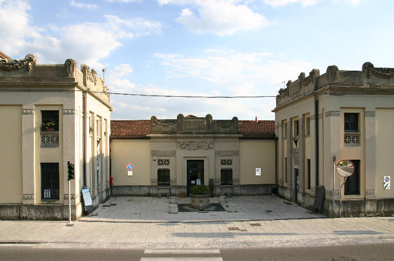 Edificio scolastico (ex) (scuola) - Albese con Cassano (CO) 