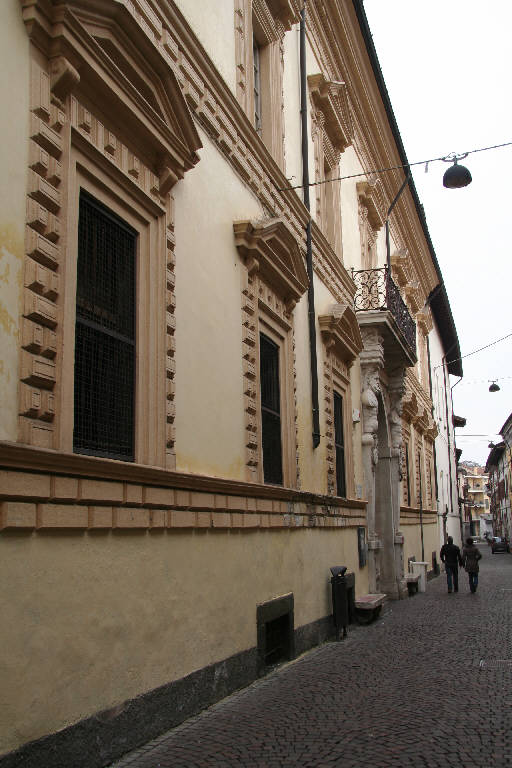 Palazzo Benzoni (palazzo) - Crema (CR) 