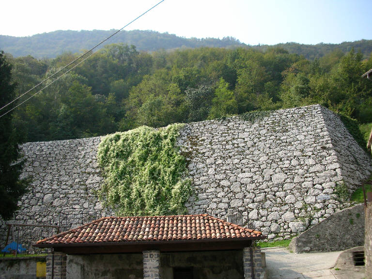 Muraglione (mura difensive) - Oliveto Lario (LC) 