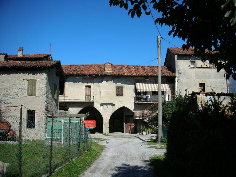 Caromano - complesso (cascina) - Olginate (LC) 