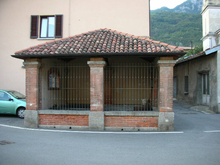 Lavatoio comunale di Caserta (lavatoio) - Valmadrera (LC) 