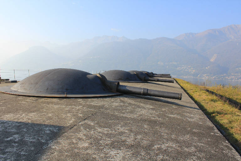 Batteria del Forte Montecchio Nord (batteria con cannoni) - Colico (LC) 