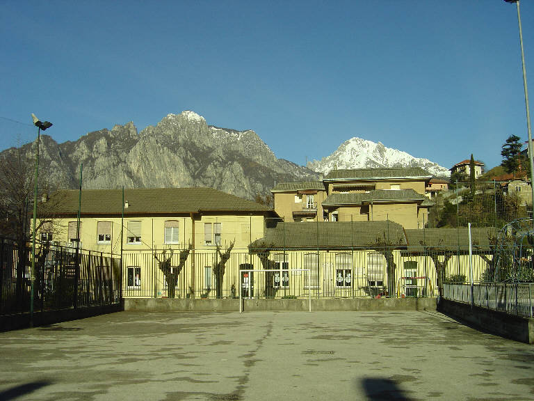 Asilo Monumento ai caduti di Germanedo (scuola) - Lecco (LC) 