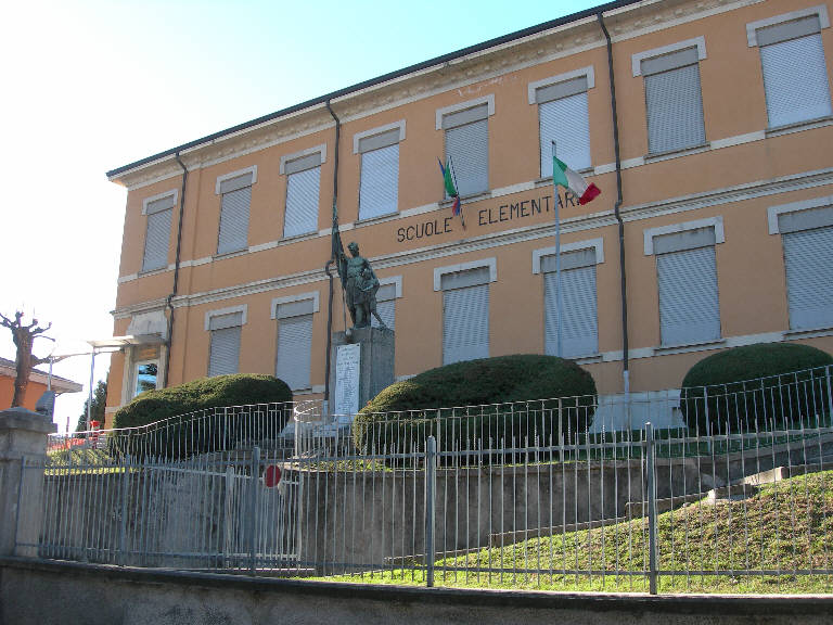 Scuole elementari (scuola) - Annone di Brianza (LC) 