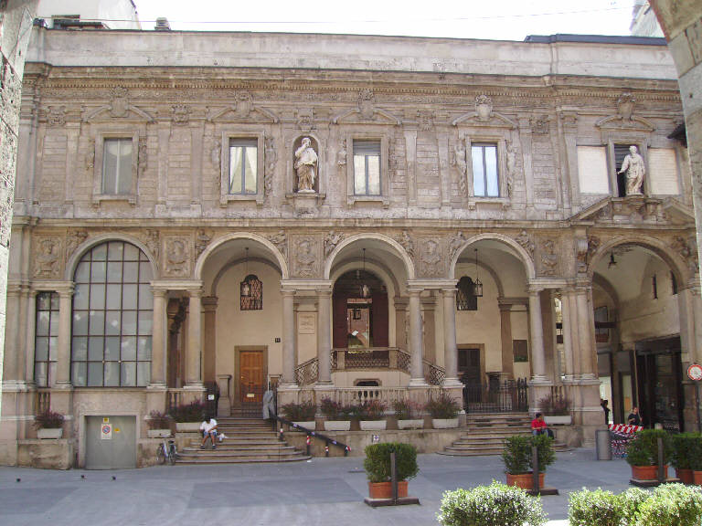 Palazzo delle Scuole Palatine (palazzo) - Milano (MI) 