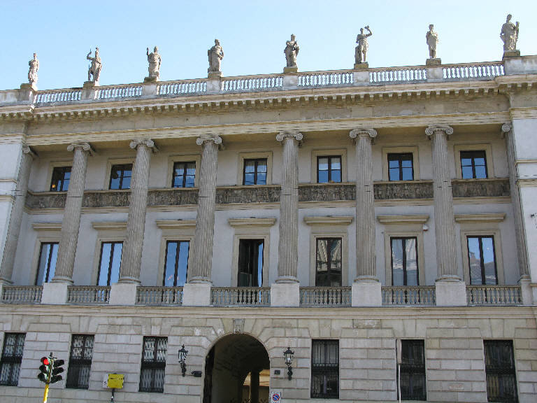 Palazzo Saporiti (palazzo) - Milano (MI) 