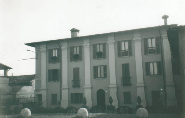 Palazzo dei Vescovi Barni (palazzo) - Corte Palasio (LO) 