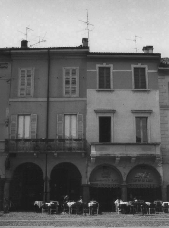 Casa Piazza della Vittoria 44 (casa) - Lodi (LO) 