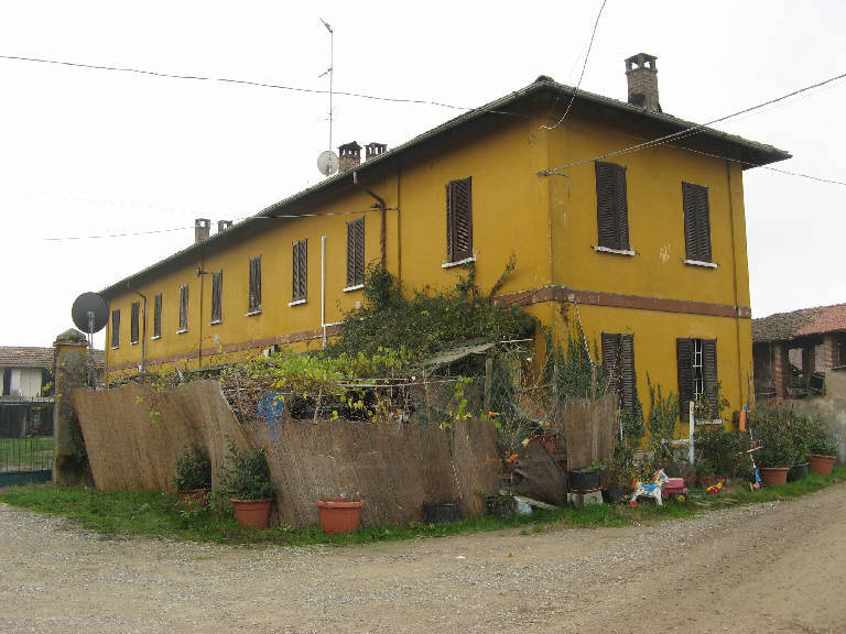 Case coloniche della Cascina Centenara (edificio a schiera) - Lacchiarella (MI) 