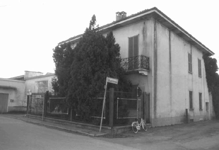 Casa del direttore dell'ex Cotonificio Bustese (casa) - Arconate (MI) 