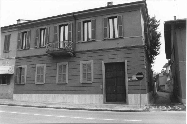 Casa Solera, Mantegazza (edificio a blocco) - Bernareggio (MB) 