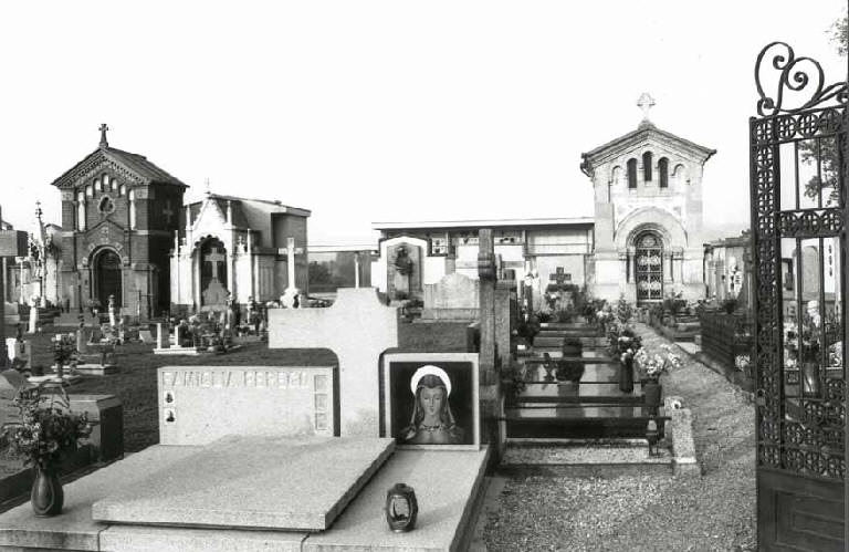 Cimitero Via Ferrario (cimitero) - Besana in Brianza (MB) 