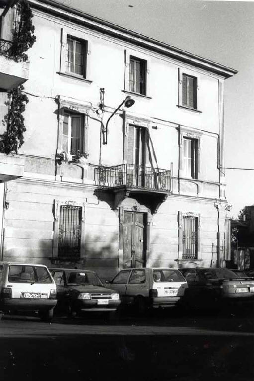 Casa novecentesca Via Volta 9 (palazzo) - Besana in Brianza (MB) 