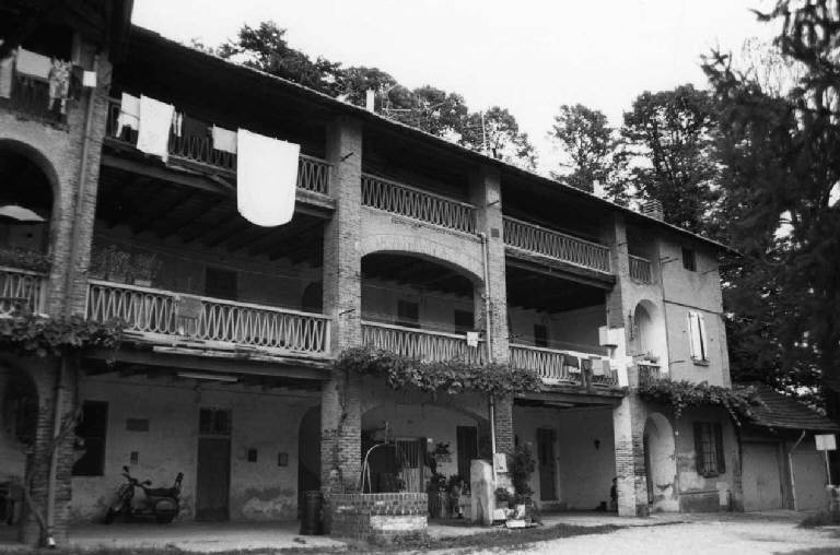 Casa a corte Gerlè (cascina) - Mezzago (MB) 