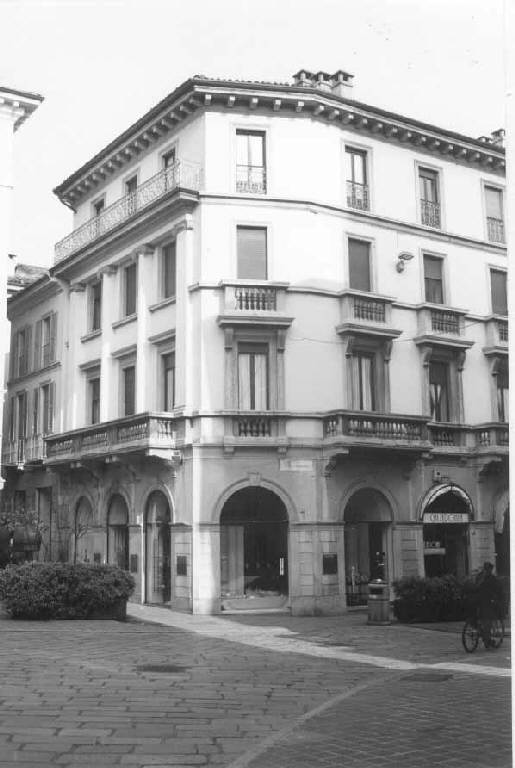Casa d'abitazione Via Vittorio Emanuele 1 (casa) - Monza (MB) 