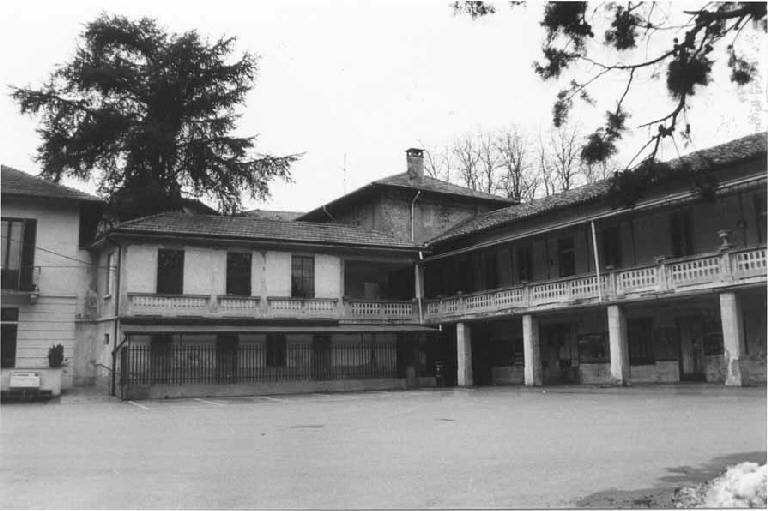 Scuole pubbliche Piazza Libertà (scuola) - Ozzero (MI) 