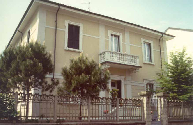 Casa Repossini, Della Vedova (casa) - Parabiago (MI) 