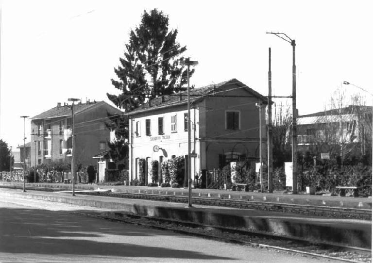 Stazione ferroviaria Ferrovie Nord Milano (stazione) - Vanzaghello (MI) 