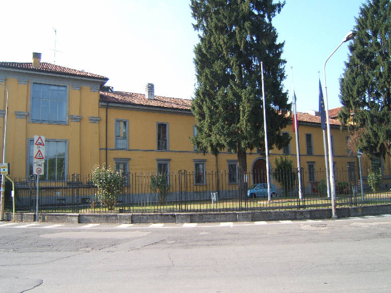Istituto Tecnico Commerciale e Periti Aziendali "Vincenzo Benini" - complesso (scuola) - Melegnano (MI) 