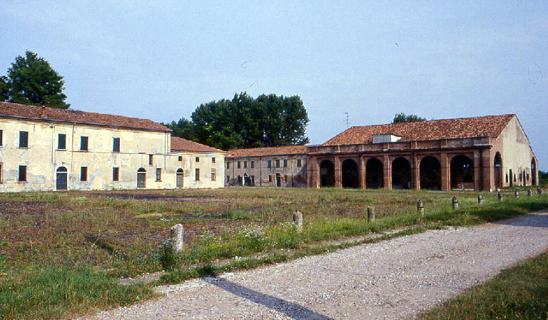 Corte Auricchio (cascina) - Bigarello (MN) 