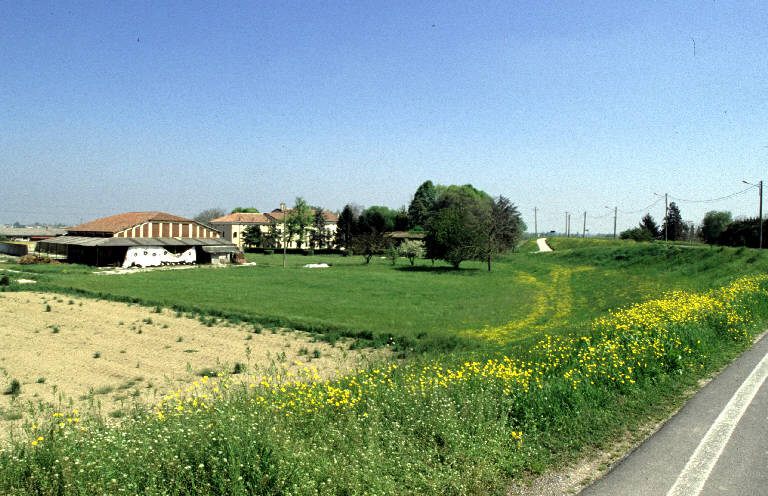 Loghino Ghiaia - complesso (cascina) - Borgoforte (MN) 