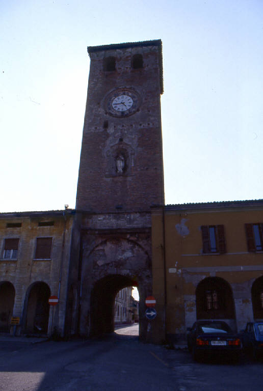 Torrione con orologio (torre) - Canneto sull'Oglio (MN) 