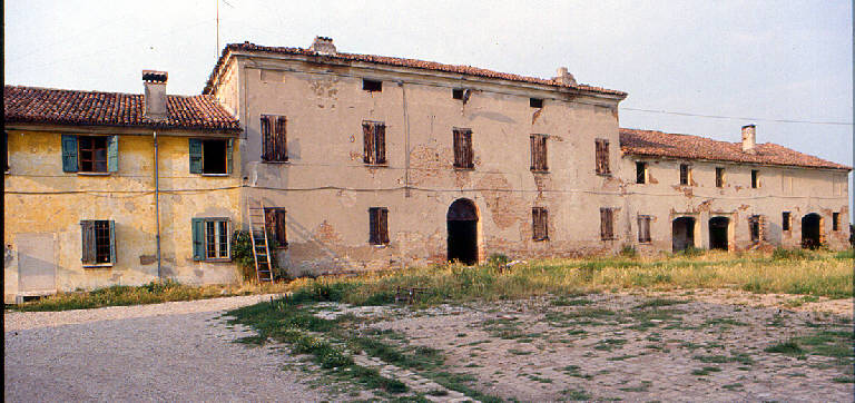 Corte Chiarella Grande (cascina) - Curtatone (MN) 