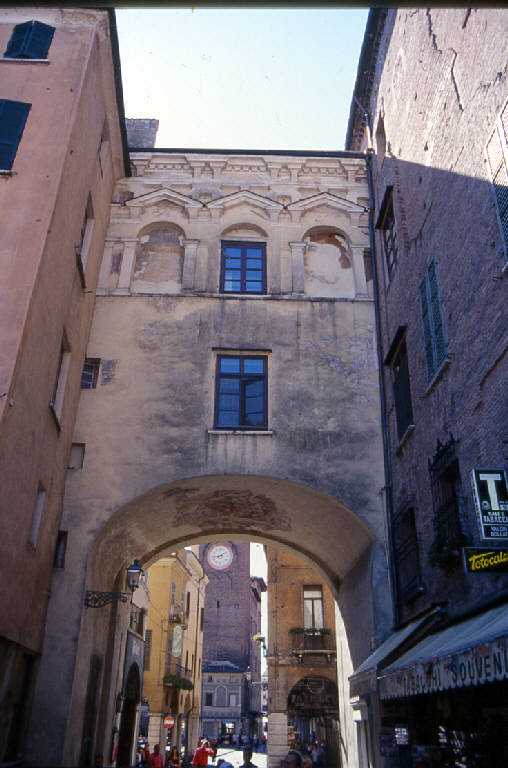 Voltone di S. Pietro (palazzo) - Mantova (MN) 
