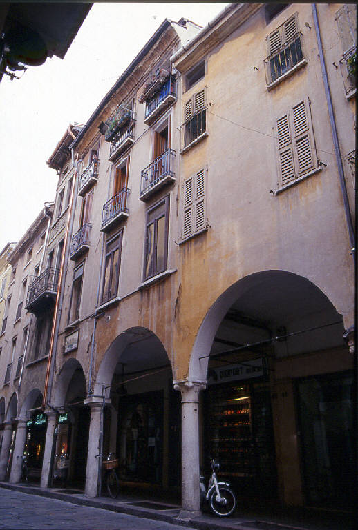 Casa Corso Umberto I 87-91 (casa) - Mantova (MN) 