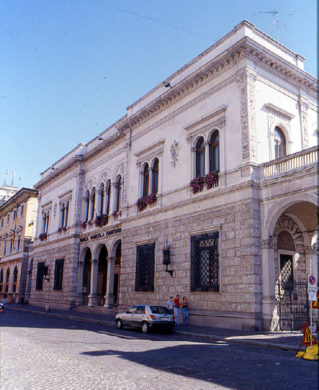 Palazzo della Banca Agricola Mantovana (palazzo) - Mantova (MN) 