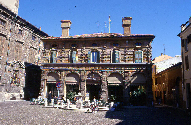 Casa Piazza Canossa 2 (casa) - Mantova (MN) 