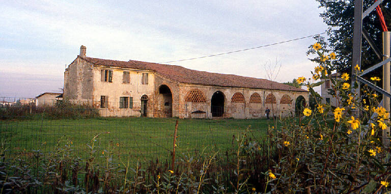 Corte Mantello (cascina) - San Giorgio di Mantova (MN) 