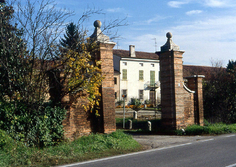 Corte Gradaro (cascina) - Virgilio (MN) 