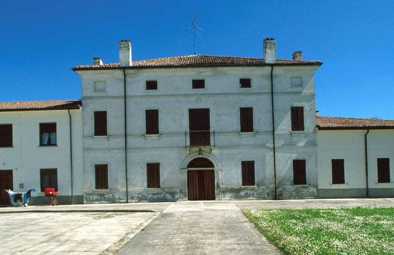 Casa padronale di Corte Ca' Nove Volpi (casa) - Borgoforte (MN) 