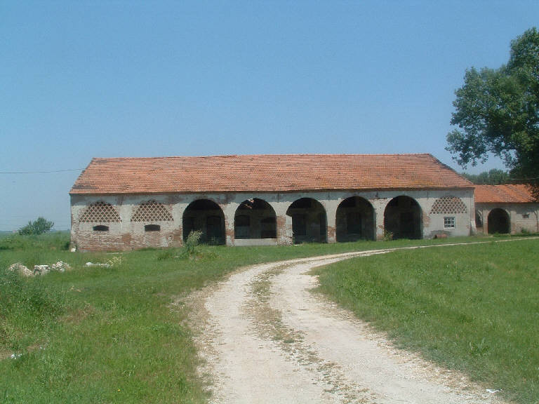 Stalla della Corte Storline (stalla) - Serravalle a Po (MN) 