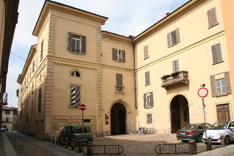 Casa Via Menocchio 18 (palazzo) - Pavia (PV) 