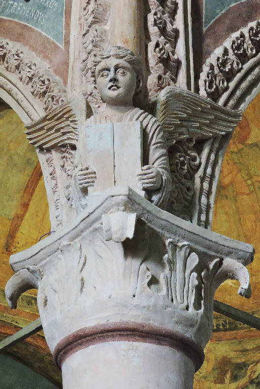 Ciborio, Colonne, Capitelli, Quattro evangelisti (decorazione plastica) - ambito lombardo (secc. XI/ XII)
