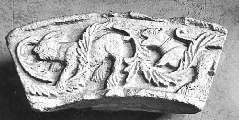 Motivi decorativi animali e vegetali (archivolto) - ambito pavese (sec. XII)