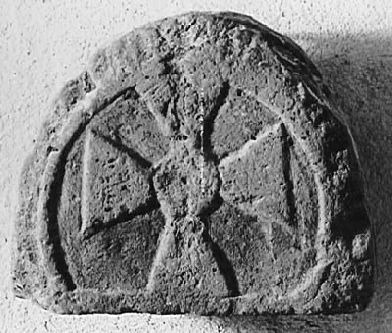 Croce (formella decorata) - ambito lombardo pavese (fine sec. XII)