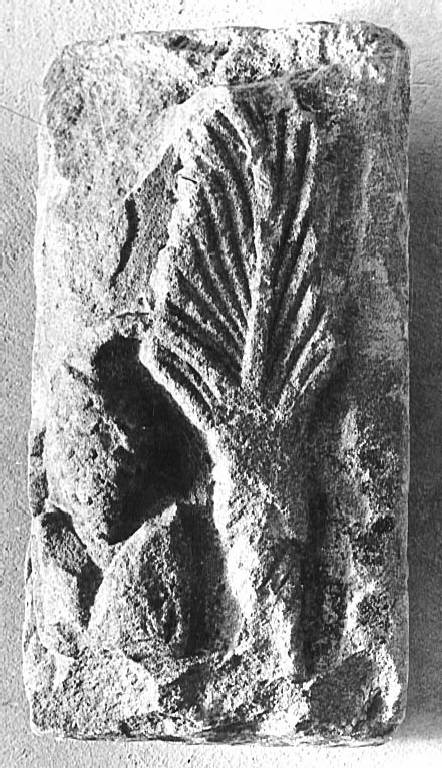 Motivi decorativi vegetali stilizzati (capitello lavorato) - ambito pavese (sec. XII)